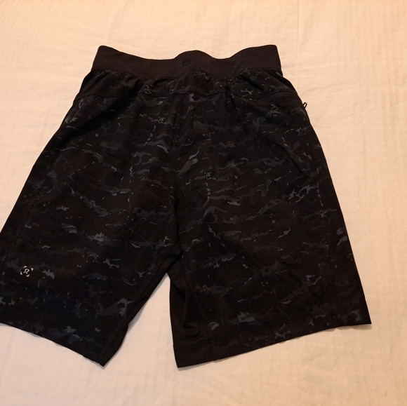 Mens Lululemon Lined Compression Workout Running Shorts Size Small - Picture 5 of 7